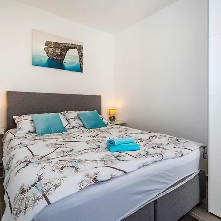 Awesome Apartment In Obrovac Obrovac