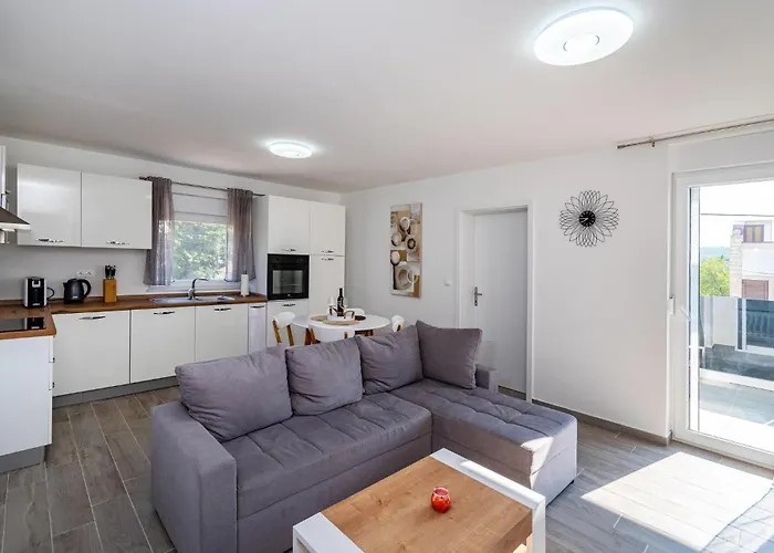 2 Bedroom Lovely Apartment In Obrovac * Обровац