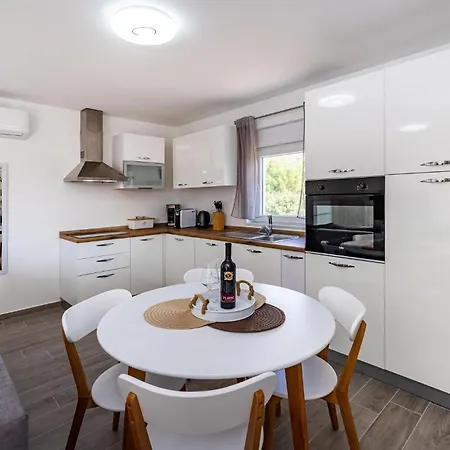 Awesome Apartment In Obrovac