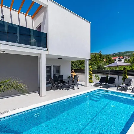Awesome Apartment In Obrovac Obrovac