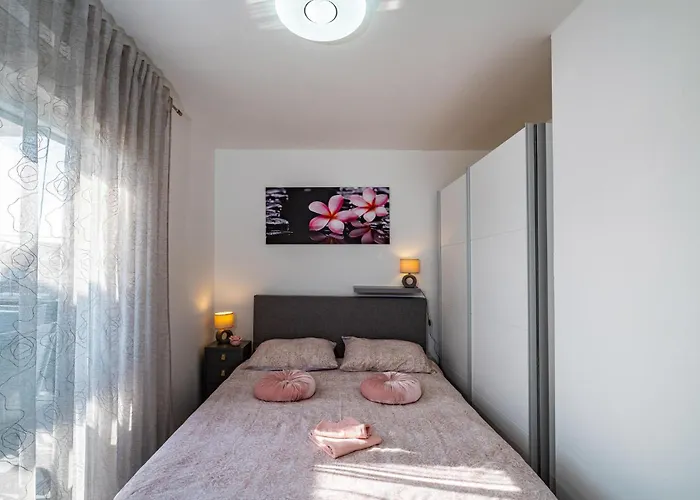 2 Bedroom Lovely Apartment In Obrovac Obrovac